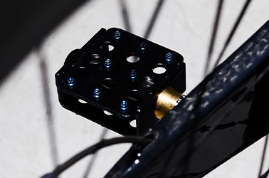 e-bike ESTREMA Pard Design pedali